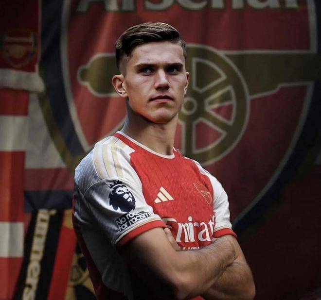 新中锋能帮阿森纳夺冠吗？领跑欧洲金靴榜，英超没踢过一分钟